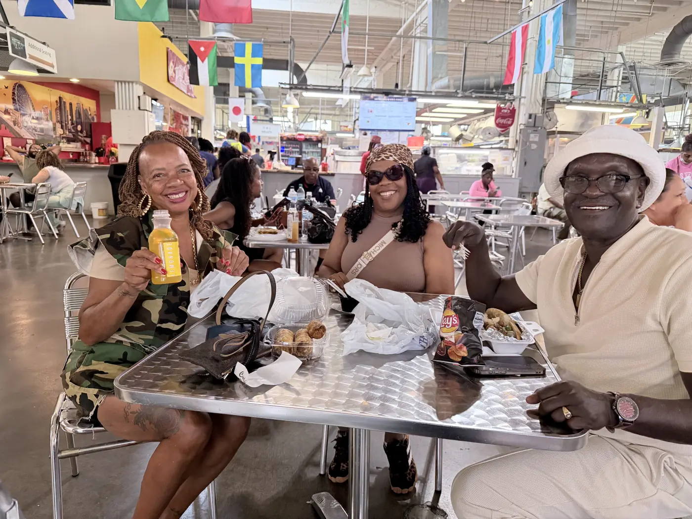 Guests eating lunch together at the Municipal Market